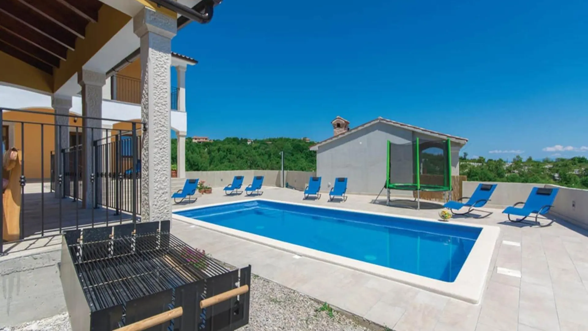 Villa With Private Pool & Sea View Koromačno